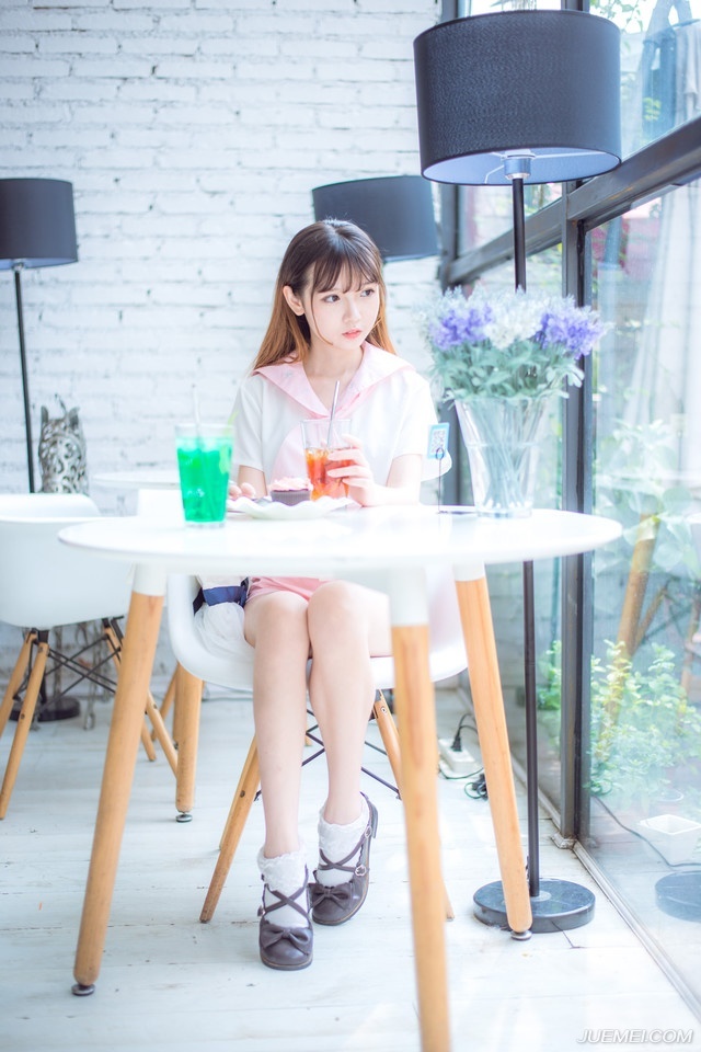 “但确实难受。”小乔摇了摇头，有些委屈。